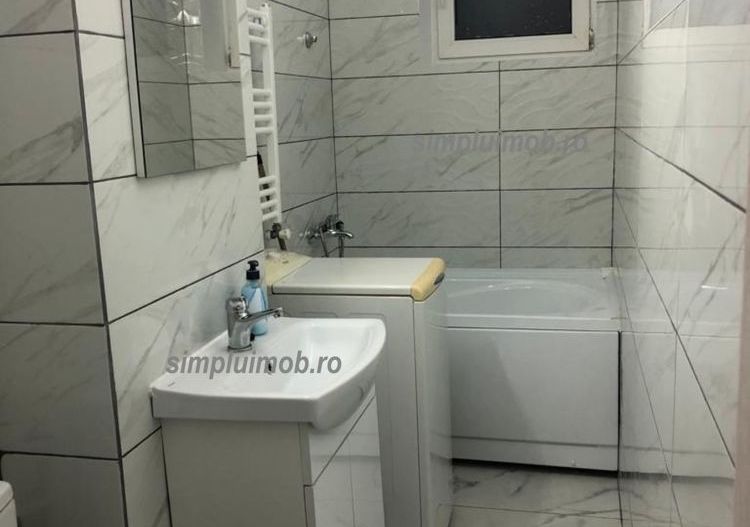 Decomandata Garsoniera Renovata Metrou 1 Decembrie 1918 - Poză 6