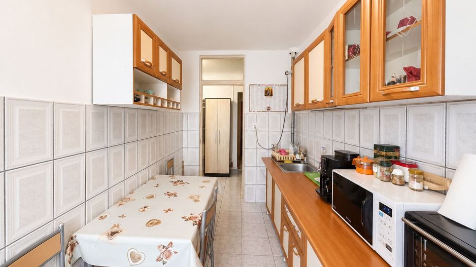 Apartament 3 camere decomandat, zona Alfa, etaj 1, două băi - Poză 6