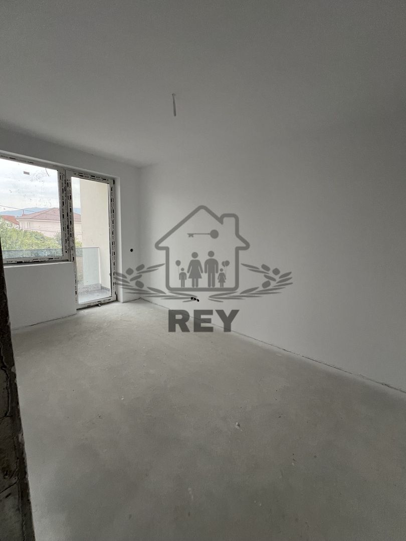 Apartament 3 camere,2 bai,2 balcoane, loc de parcare,Selimbar/Primarie - Poză 6