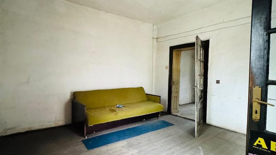 Casa singur in curte cu acces auto si teren 270 mp in zona Razboieni - Poză 4