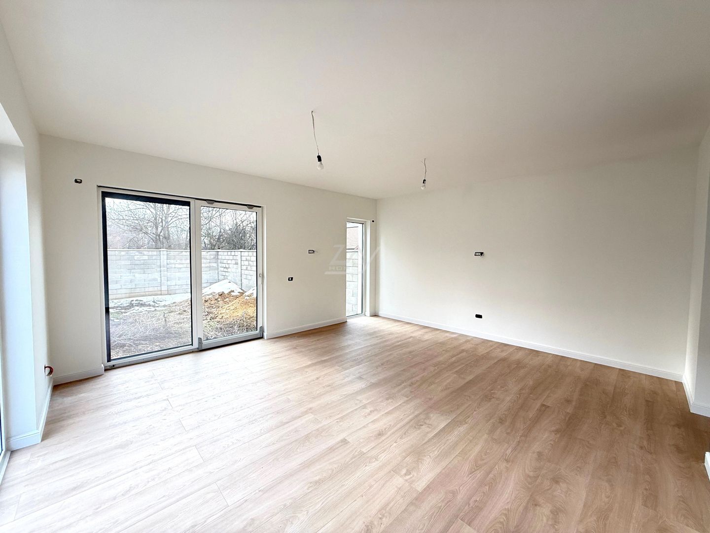 Comision 0! Pozitie excelenta. 3 dormitoare. Zid dublu. - Poză 1