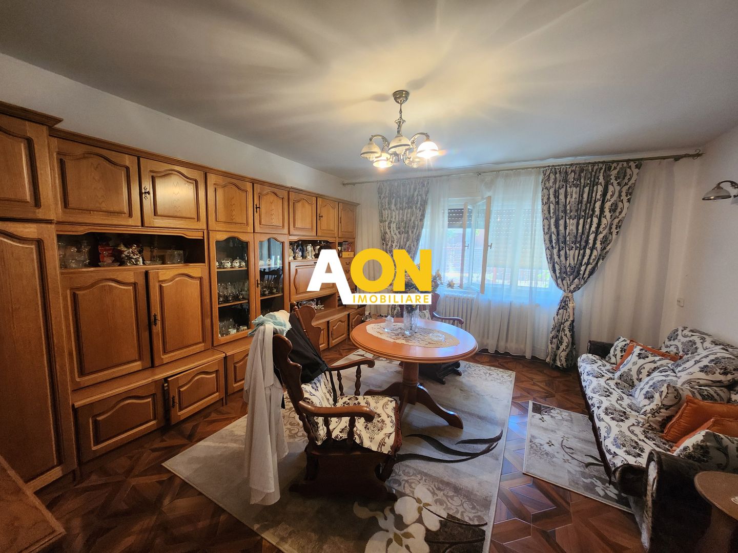 De vanzare casa 5 camere, 655mp teren, zona Cetate - Poză 7