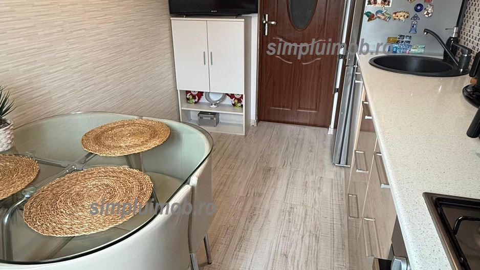 VANDUT! Metrou 1 Decembrie Decomandat Confort 1 57mp - Poză 6