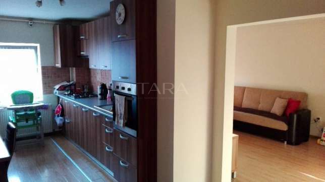 Apartament cu 3 camere de vânzare, Floresti - Poză 4