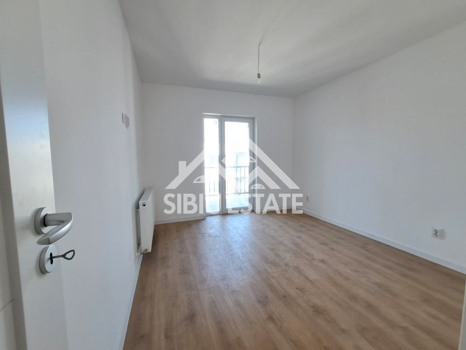 Apartament 4 camere, 2 bai bloc nou cu lift si parcare - Poză 13