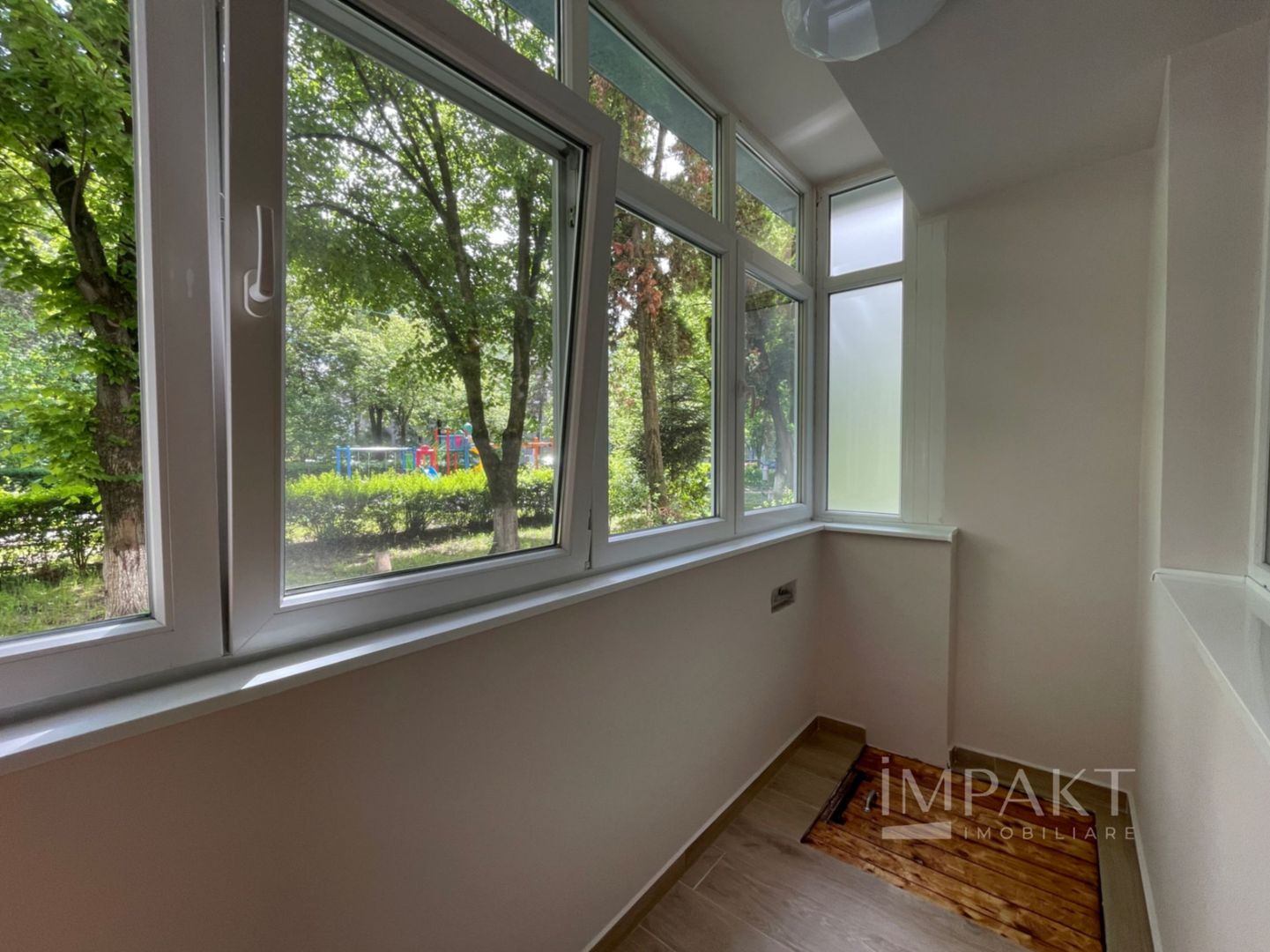 Apartament spatios cu balcon si garaj | Gheorgheni - Poză 10