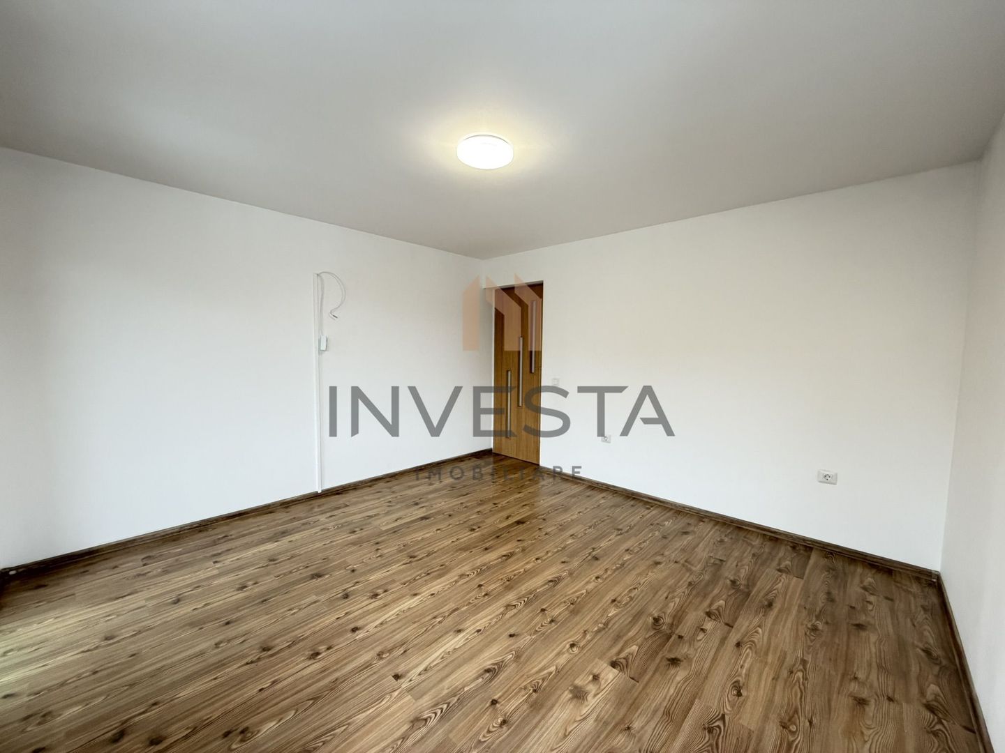 Casa deosebita de inchiriat- zona Mihai Romanul - Poză 22