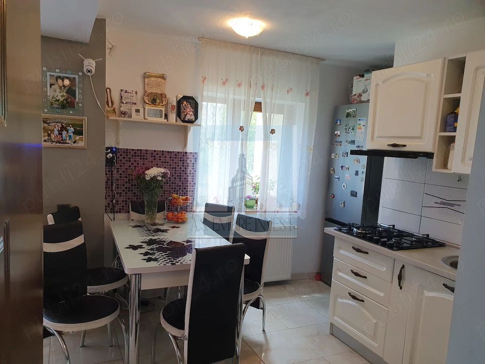 Apartament decomandat, 4 camere, etaj 1/ 4 , cartier Noua - Poză 8