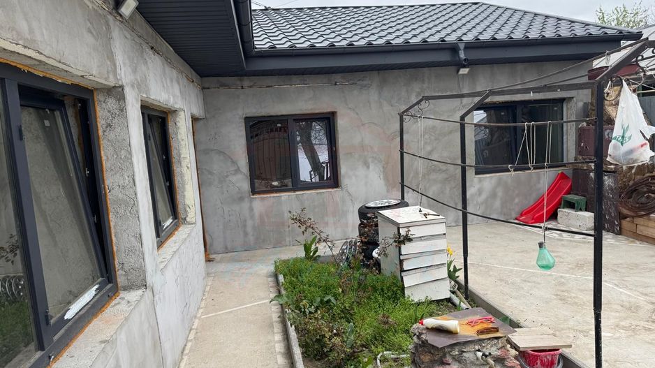 114.000 Euro- casa 3 dormitoare, 2 grupuri sanitare, zona Arcasilor - Poză 1