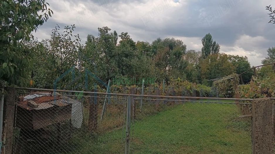 Casă de vânzare cu teren de 1450 mp în Lunca, Pașcani, lângă școală - Poză 2
