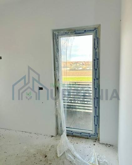 Vilă modernă, 4 camere, încălzire pardoseală, în zona Breazu Pădurea Mârzești - Poză 7