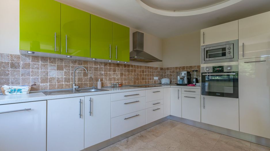 Casa individuala formata din living si 4 dormitoare in Halchiu - Poză 8