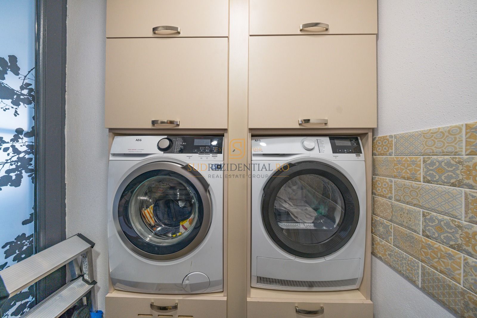 Resedinta spectaculoasa  – Vila exclusivista deschidere directa la lac - Poză 33