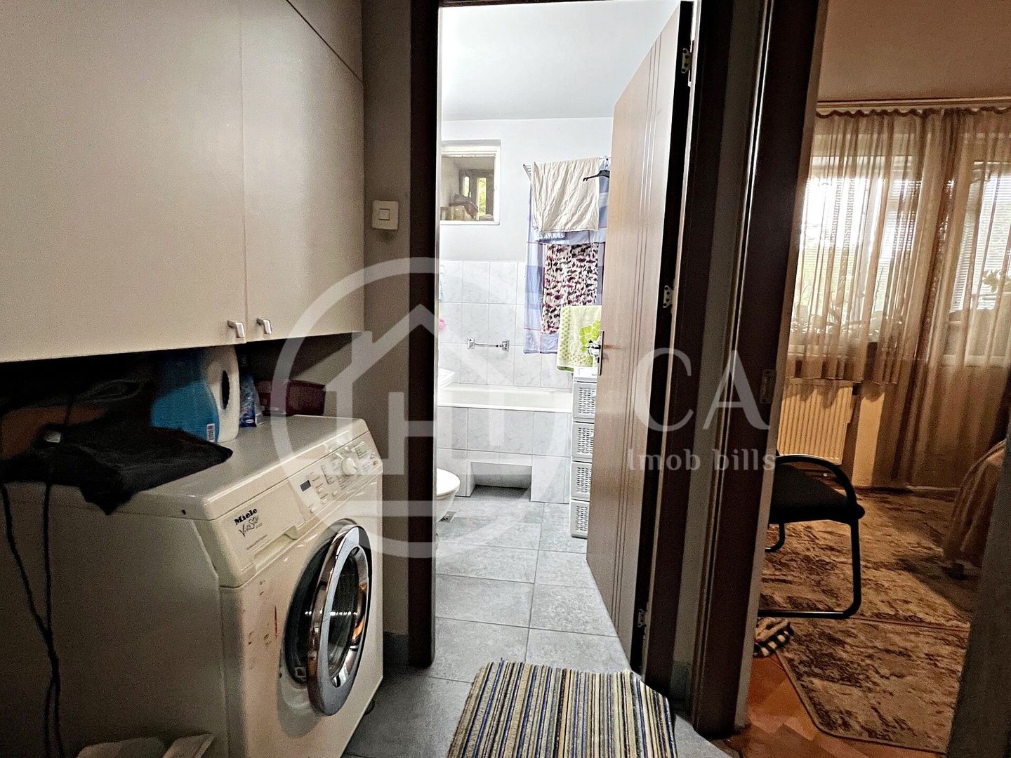 Apartament cu 3 camere de vanzare in zona Rogerius, Oradea - Poză 10