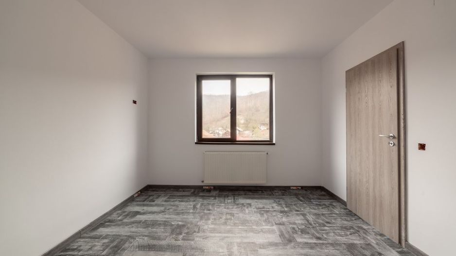 Casă spațioasă P+1+M – Izvorani, Ștefănești | Ideală pentru 2 familii! - Poză 18