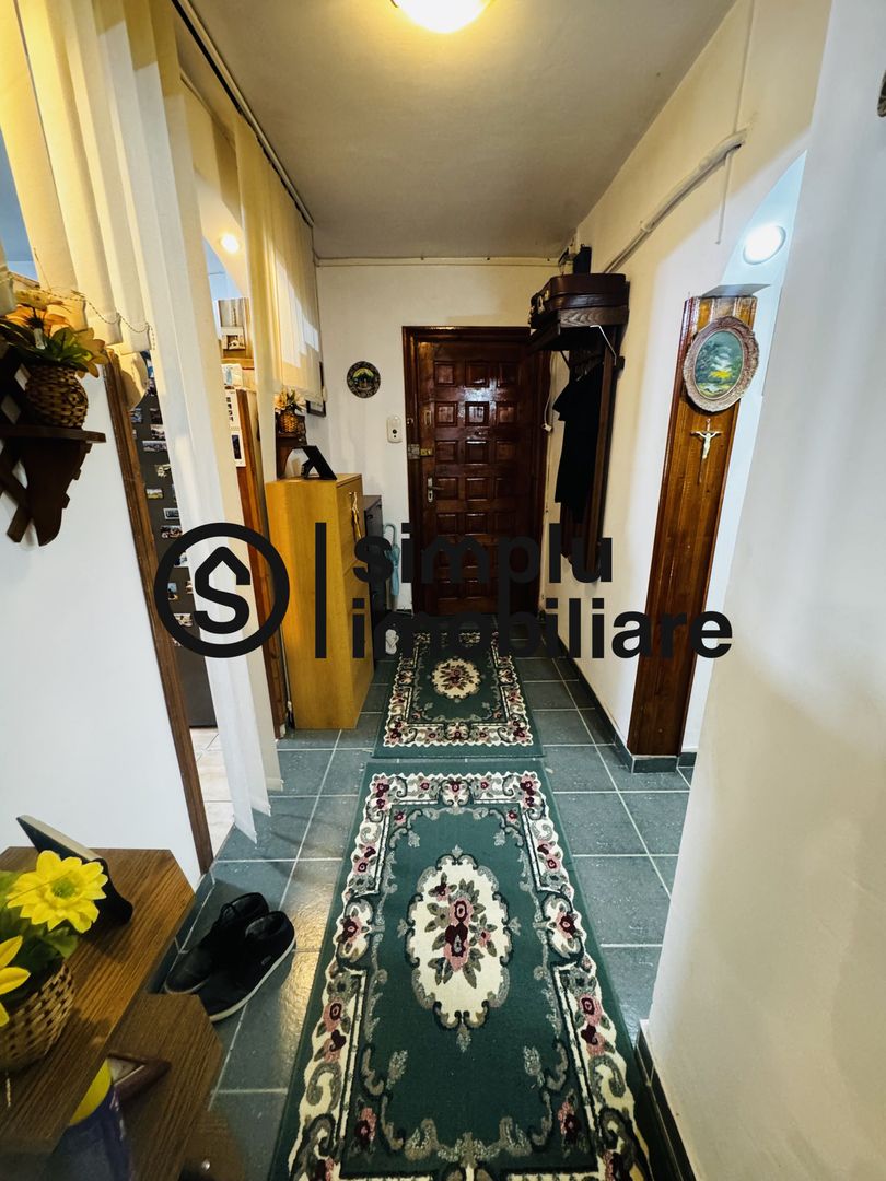 3 decomandate, centrala, 1 Mai - 110 000 Euro - Poză 13