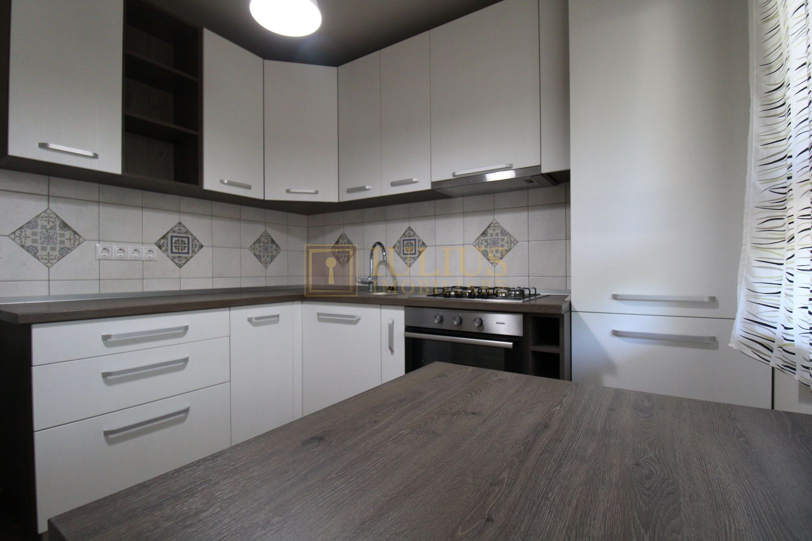 Apartament la casa, 2 camere, 2 bai, centrala proprie. - Poză 5