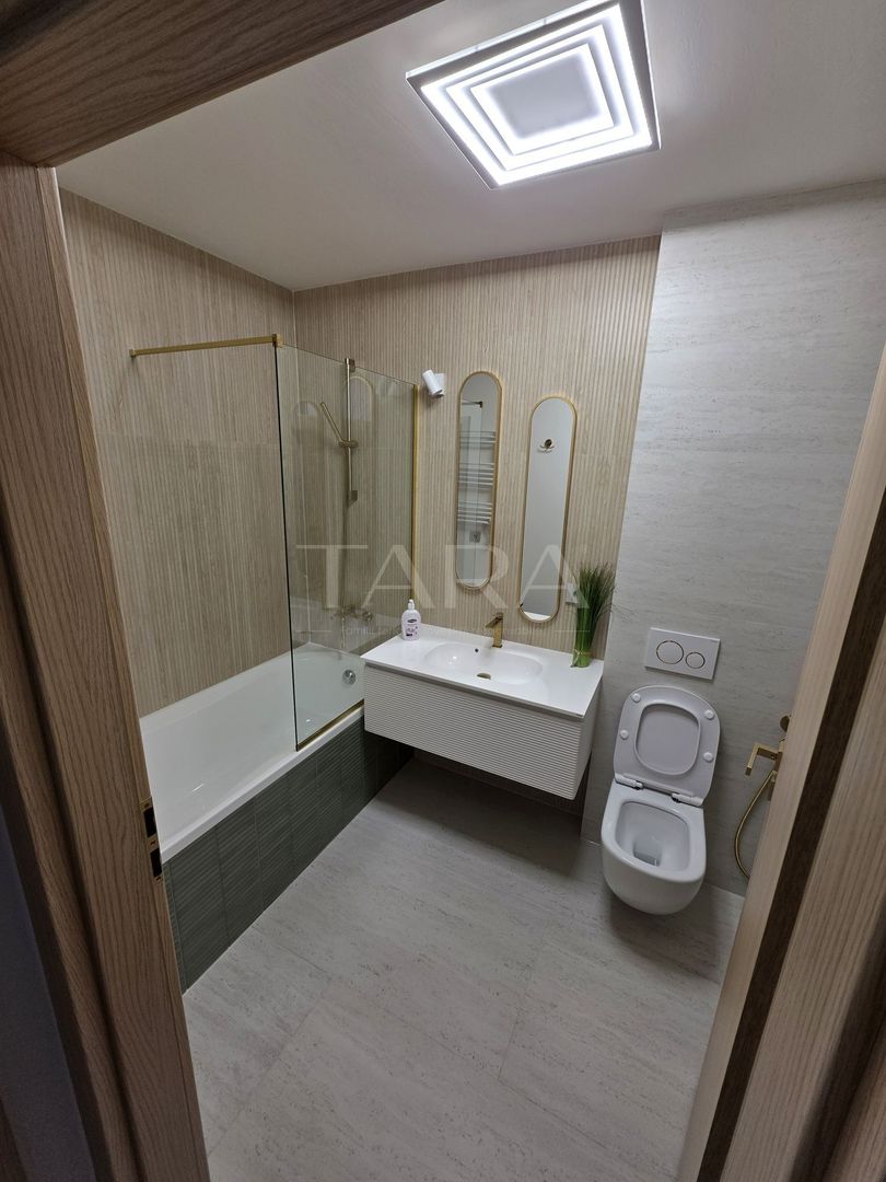 Apartament elegant cu terasă și finisaje premium – gata de mutare. - Poză 3