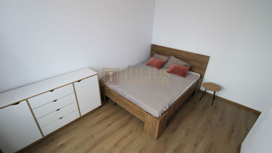 Vedere panoramica; loc parcare inclus; 2 bai/2dormitoare. - Poză 18