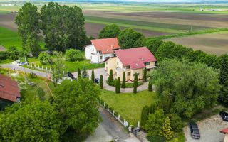 Vila cu 1.500 mp teren, gradina amenajata, linistita zonare,  Halchiu, Brasov - Poză 12