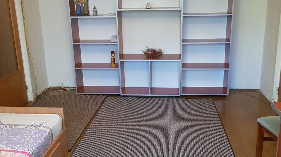 Vanzare Apartament 3 camere, 63 mp, etaj 1, mobilat si utilat – Drumul Taberei - Poză 1