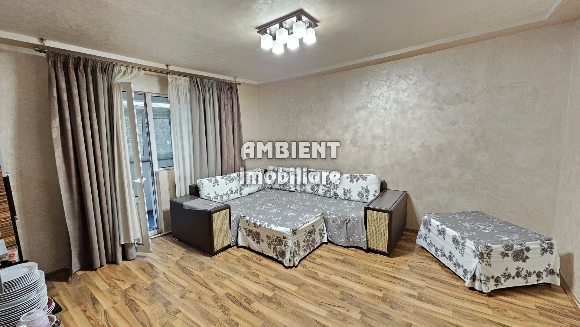 Apartament cu 3 camere, etaj 3, mobilat si utilat, zona CENTRU; - Poză 2
