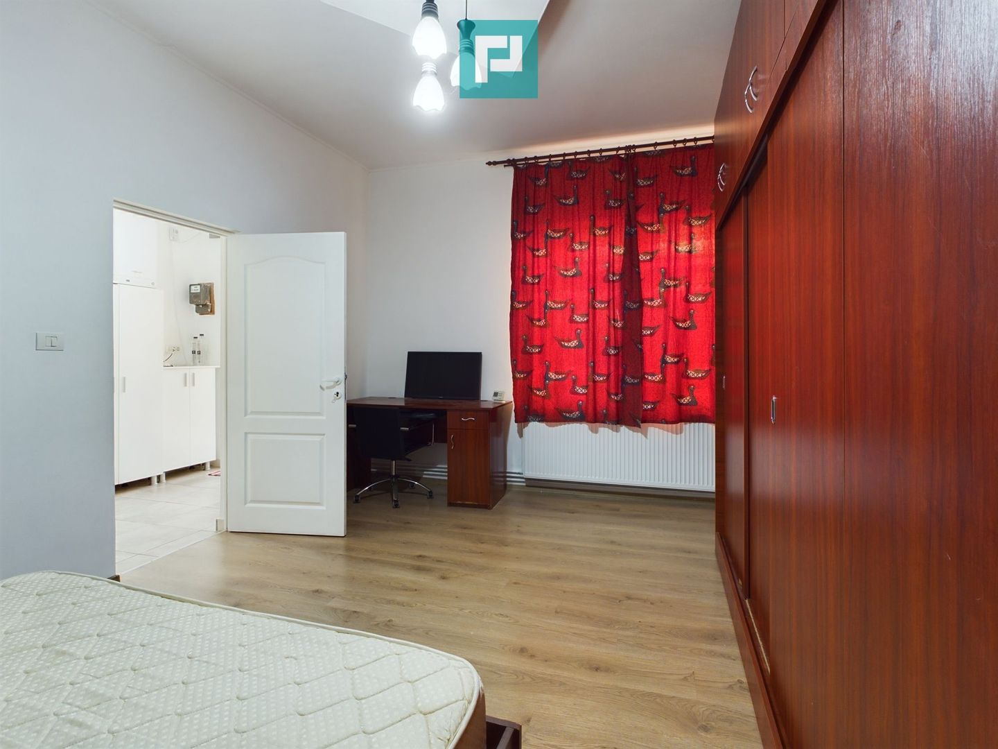 Apartament cu 3 camere la curte comună în Grădiște - Poză 13