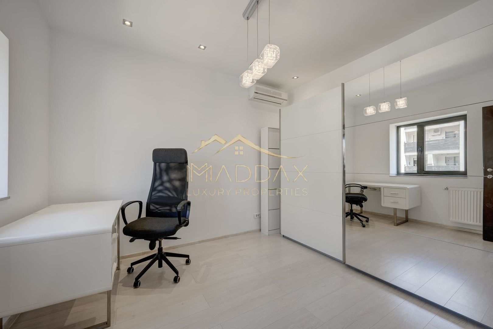 3 Camere | 77 mp Utili | Boxă Inclusă | Piscină & Fitness | Lângă Pădurea Băneas - Poză 9