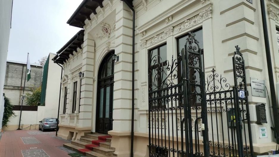 CASA 16 CAMERE FOSTA AMBASADA -CALEA VICTORIEI -6 LOCURI DE PARCARE - Poză 1