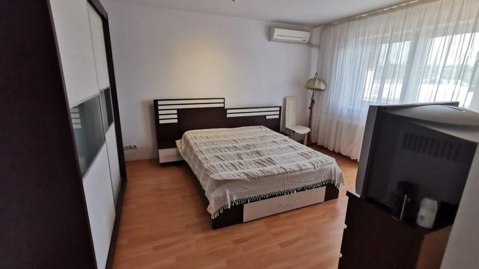 Garsoniera Vitan Barzesti- Hotel Rin - Poză 1