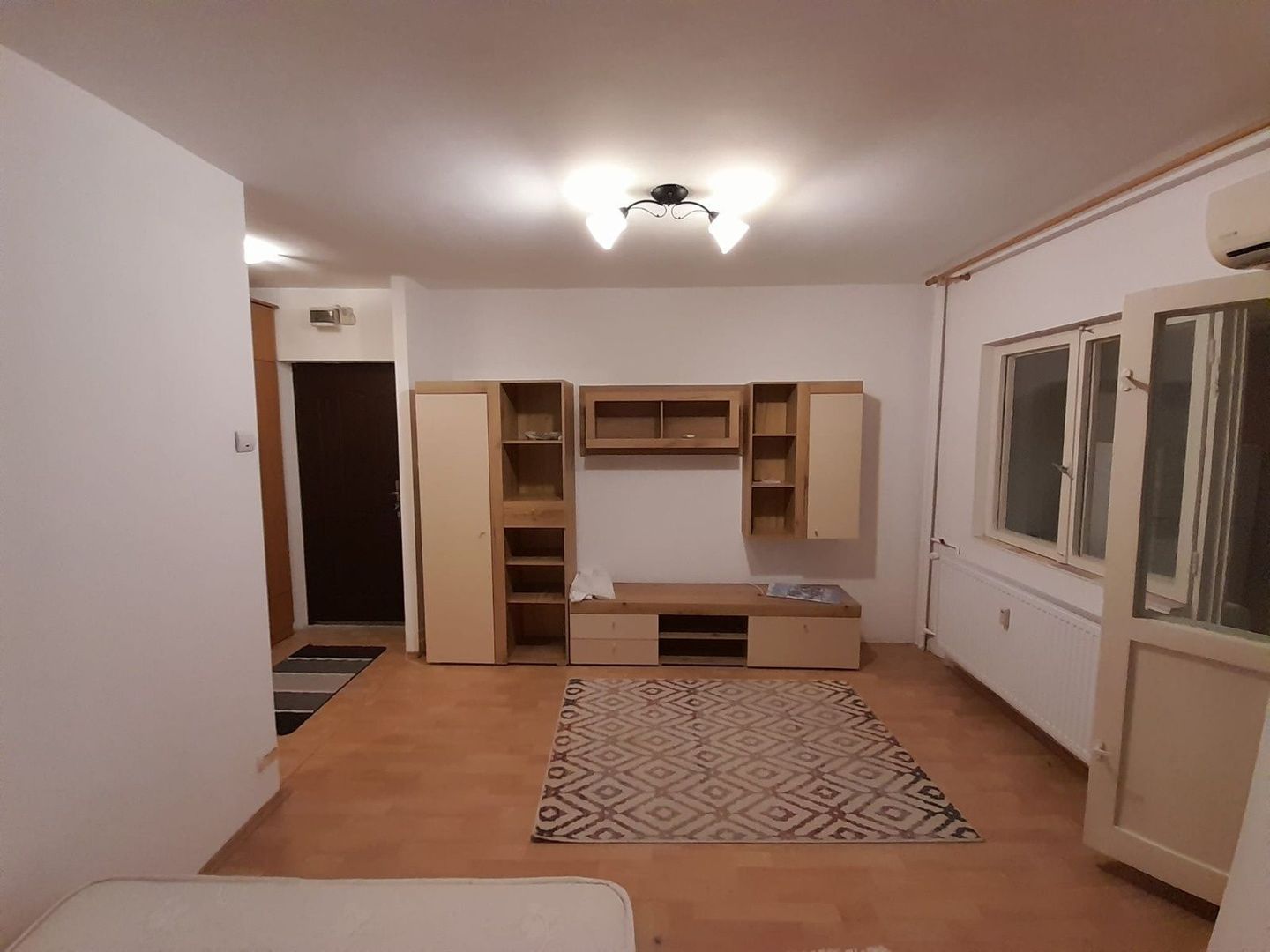 Garsonieră spațioasă, bloc anvelopat, zona Sebastian – Vulcan-Pet friendly - Poză 5