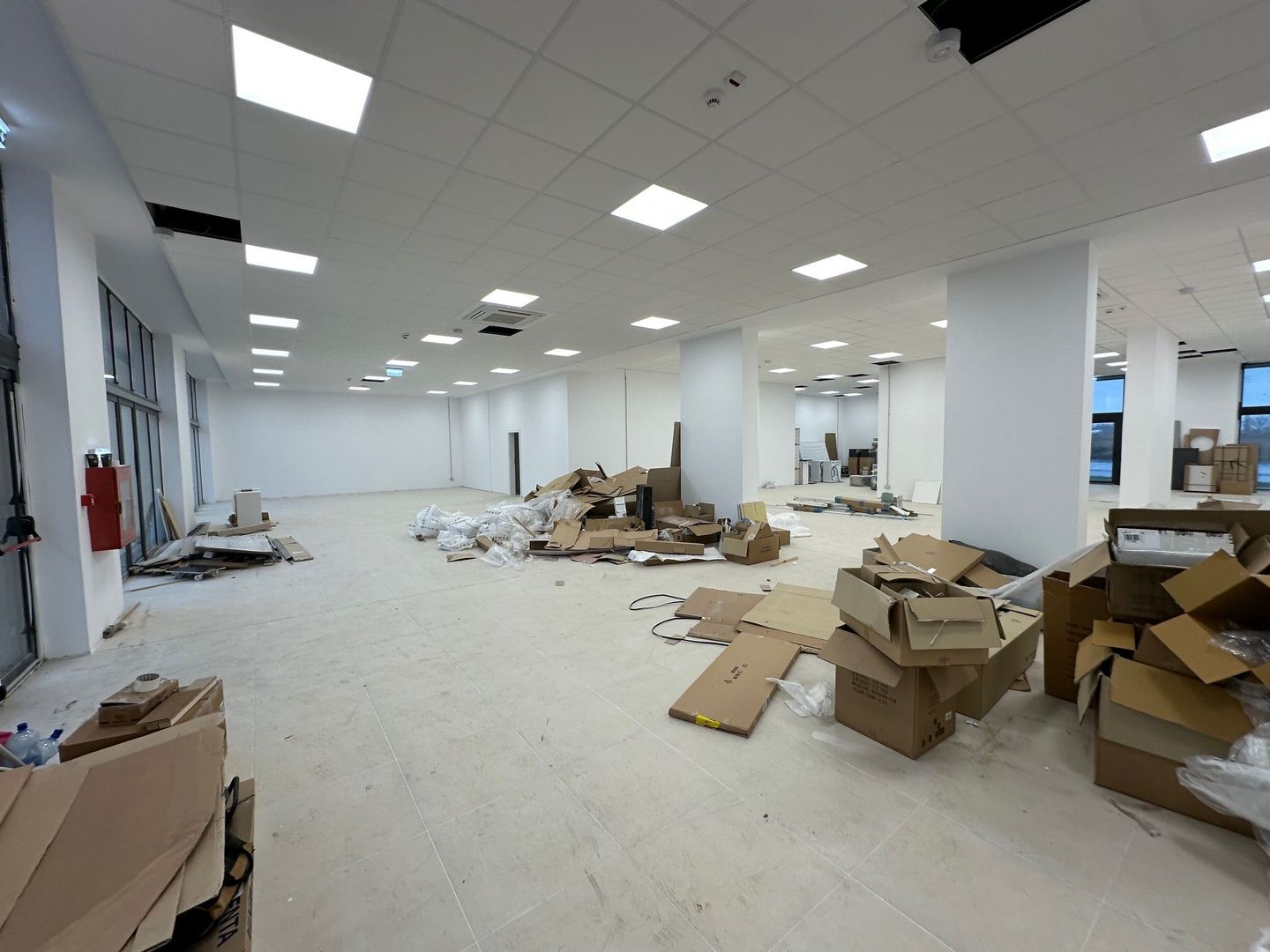 Spatiu comercial 425  mp / 12 locuri de PARCARE - Poză 4