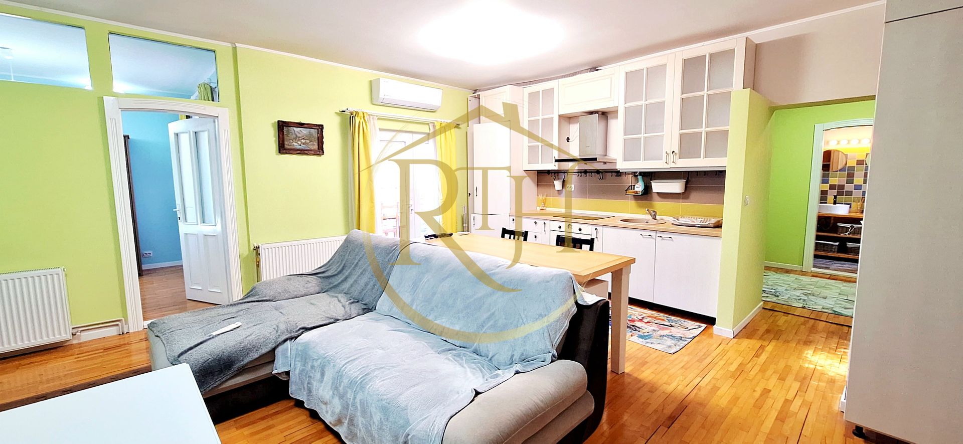 Oferim spre inchiriere un apartament cu 3 camere,modern, zona Spitalul Judetean - Poză 3