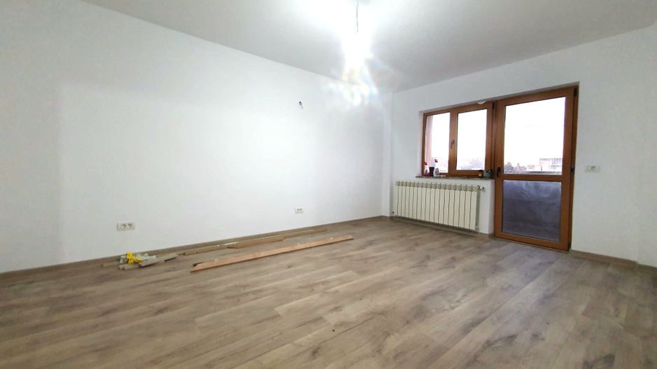 Apartament decomandat cu 3 camere, 66 mp., Calea București - Poză 2