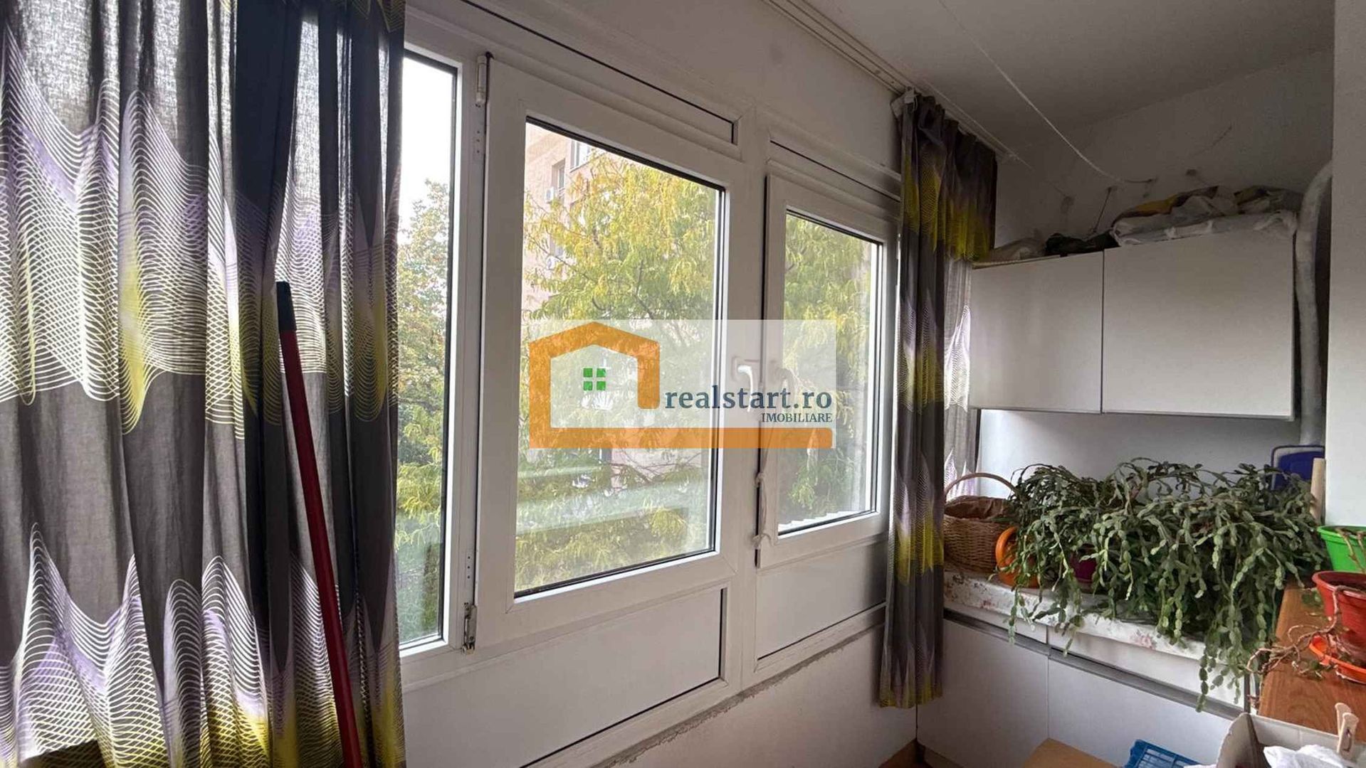 Bloc anvelopat, Romancierilor, toate instalatiile noi, 2 lifturi - Poză 16