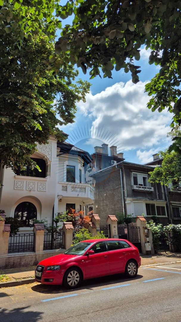 Spațiu de birouri in vila demisol etaj 1 si mansarda - Poză 2