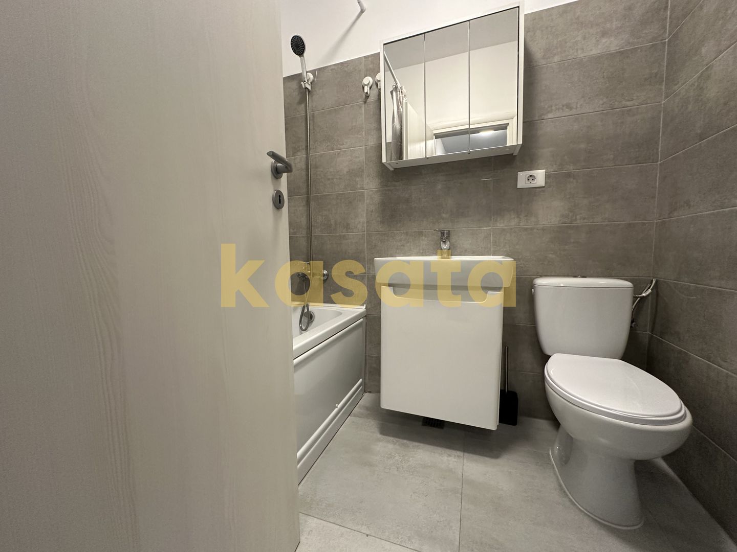 2 Camere 🏡 | Loc de parcare disponibil | Decomandat | Etaj 5/10 🏢 - Poză 6