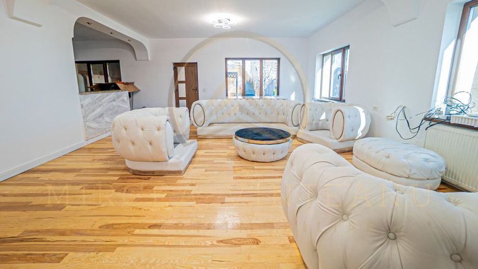 Lazu - Vila de vânzare compusă din P+1E+M. - Poză 3