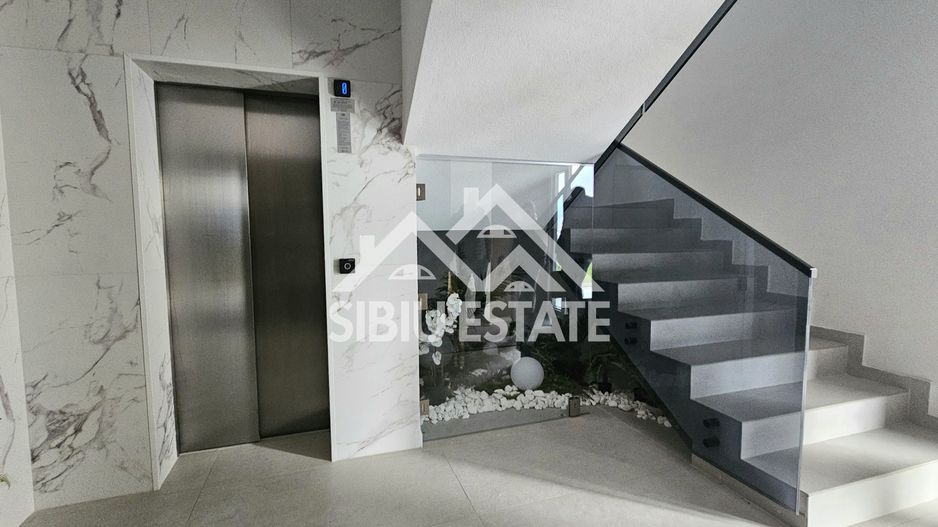 Penthouse Sibiu terasa mare vedere panoramica - Poză 8