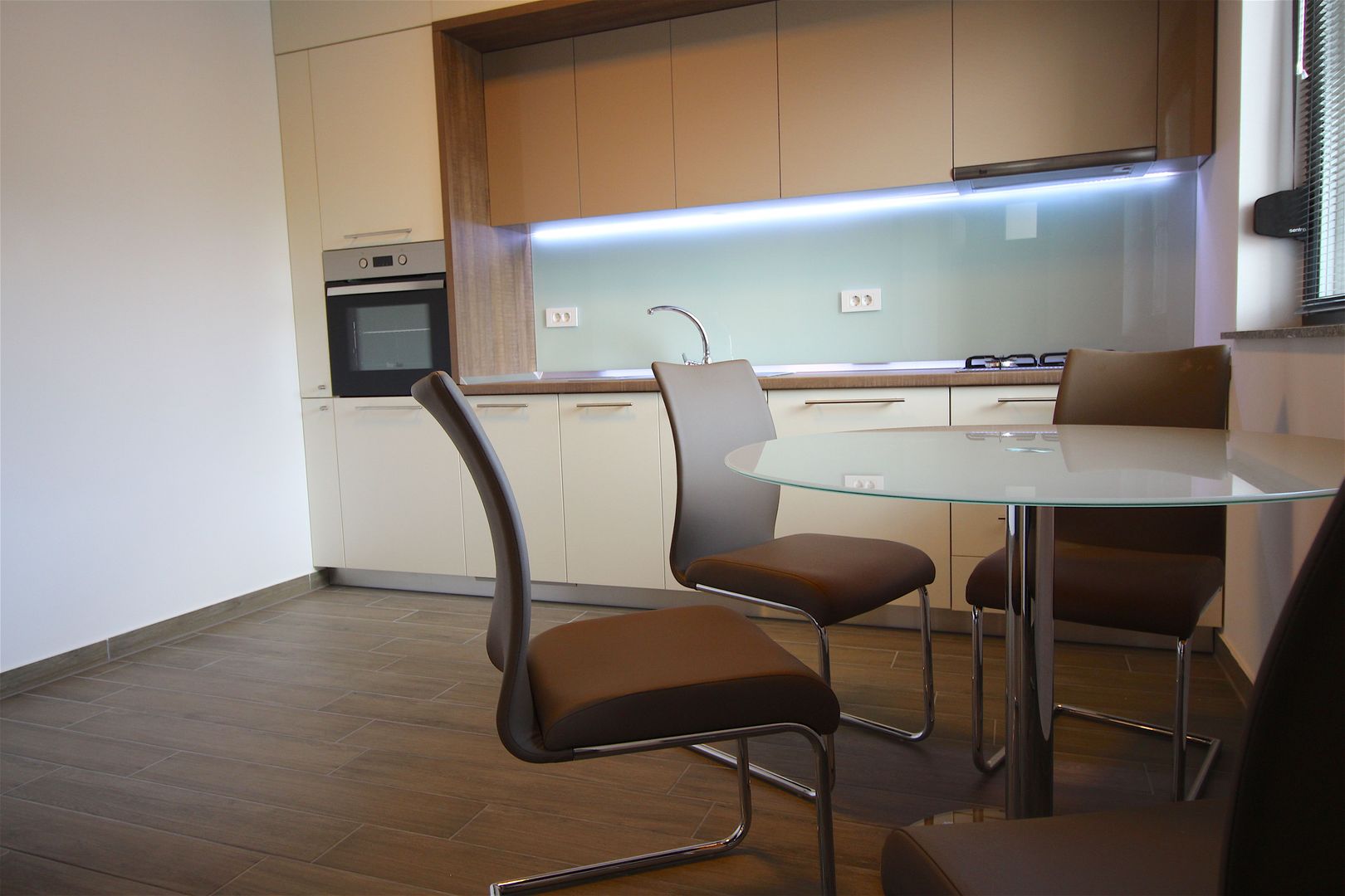 Apartament cu 3 camere de închiriat în zona Nord - Poză 3