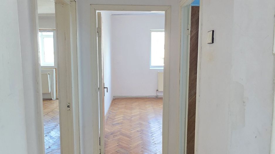 Apartament cu 2 camere, etaj 6 cu lift, VASLUI - zona CENTRU - AUROCOR; - Poză 5