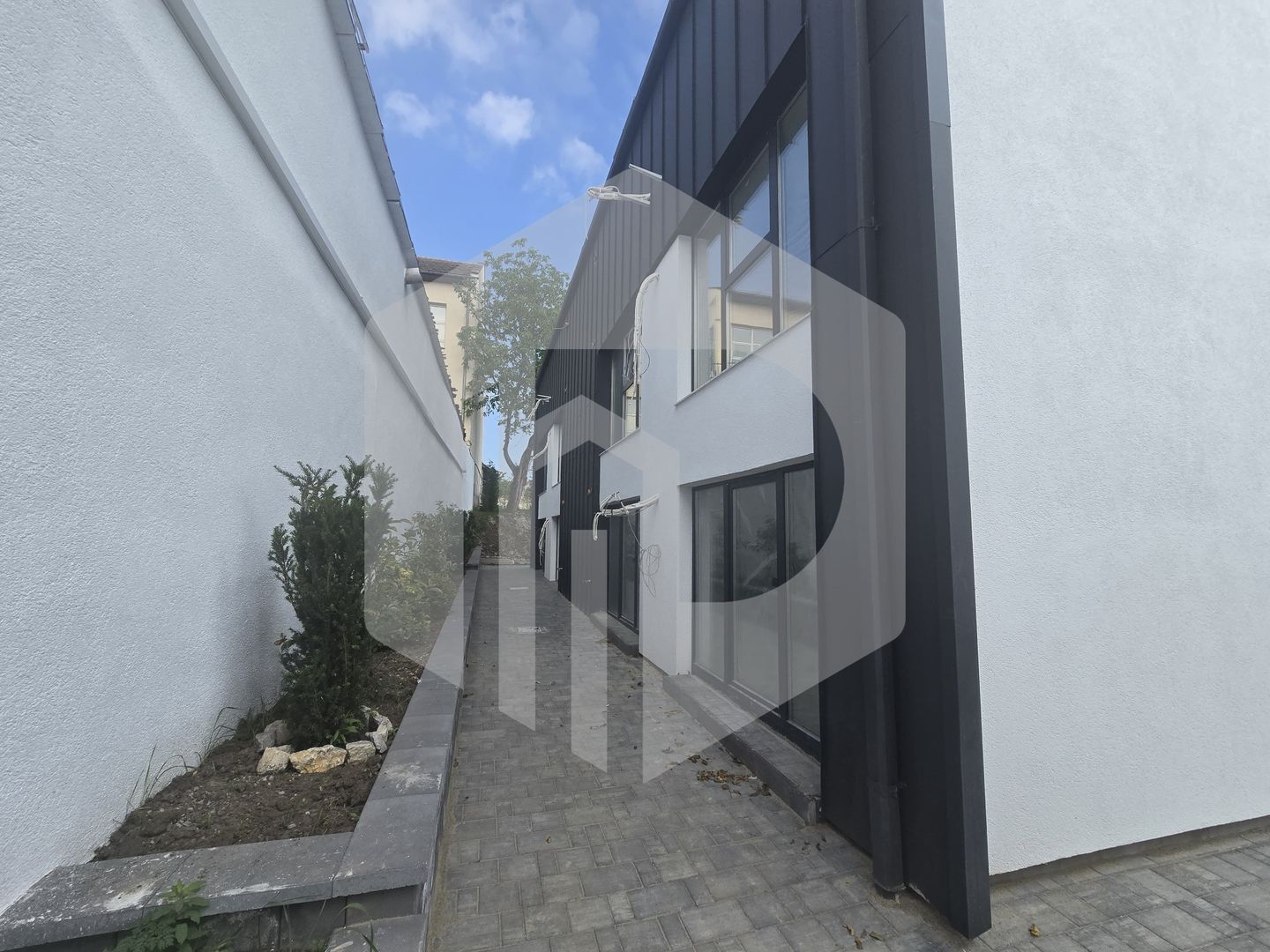 Apartament 3 camere 2 locuri de parcare zona Turnisor - Poză 5