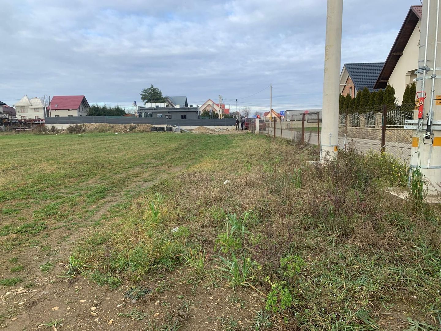 TEREN DE INCHIRIAT /MARGINEA 2000 mp - Poză 2