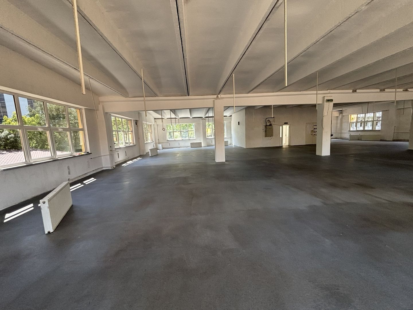 Clădire D+P+1 de închiriat – producție, activități comerciale s.a. - Poză 4