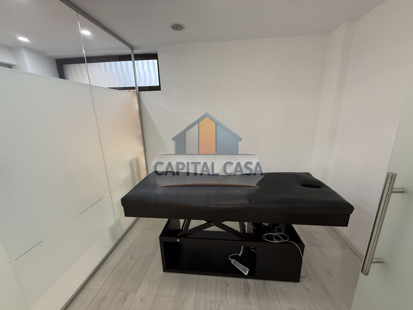 Salon de Înfrumusețare Lux - Central Ploiești - 153 mp - Poză 3