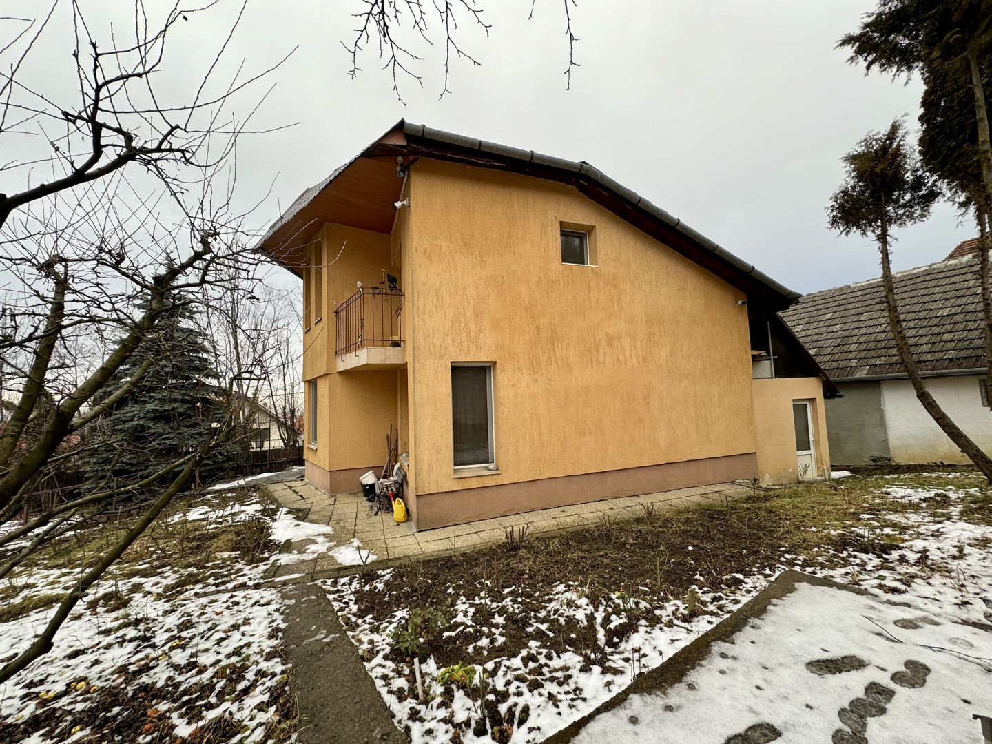 Casă individuală de vânzare în Săcele | Teren 781 mp | 3 Dormitoare - Poză 4