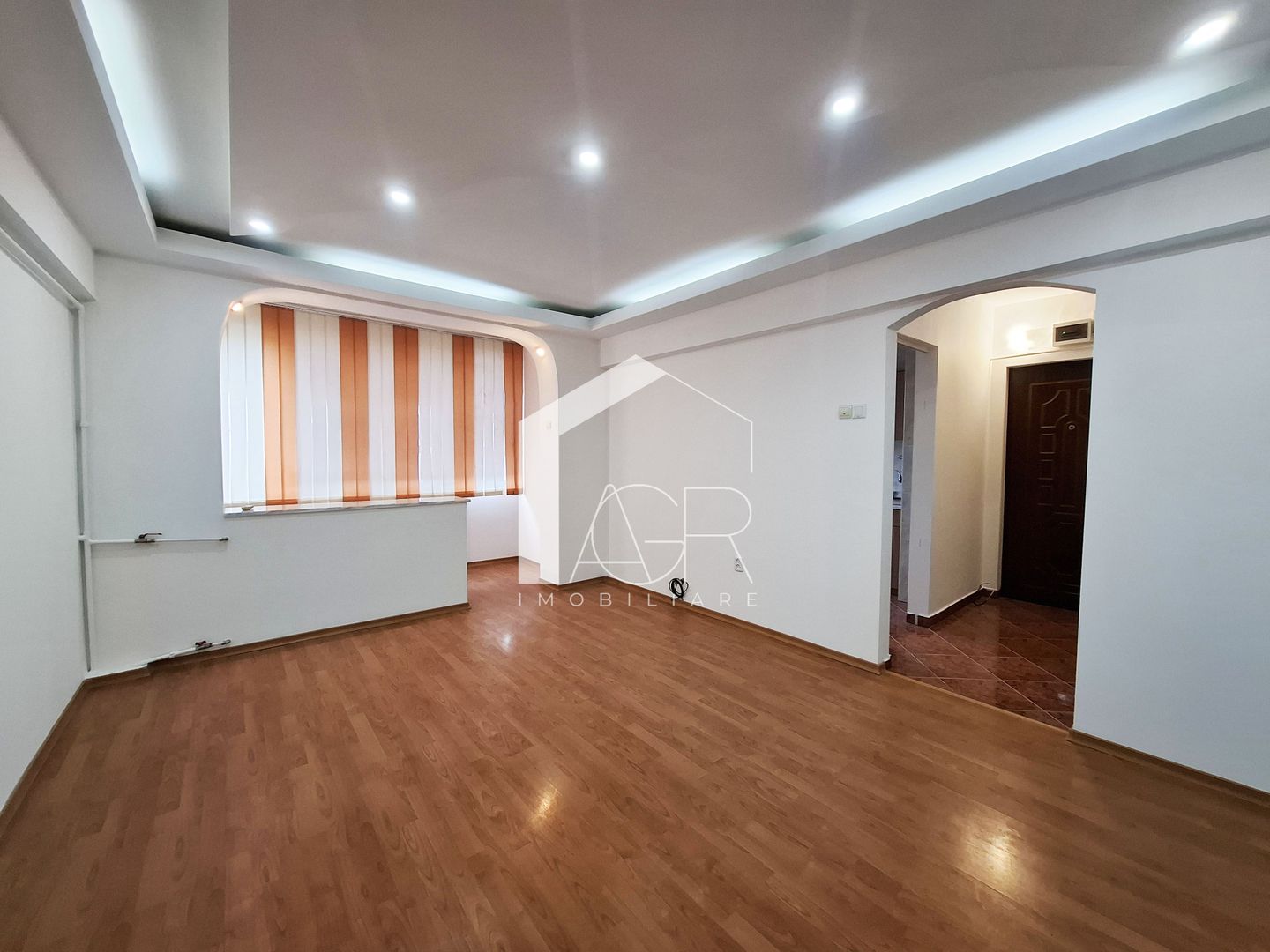 Apartament cu 2 camere, semidecomandat, Ultracentral - Poză 1