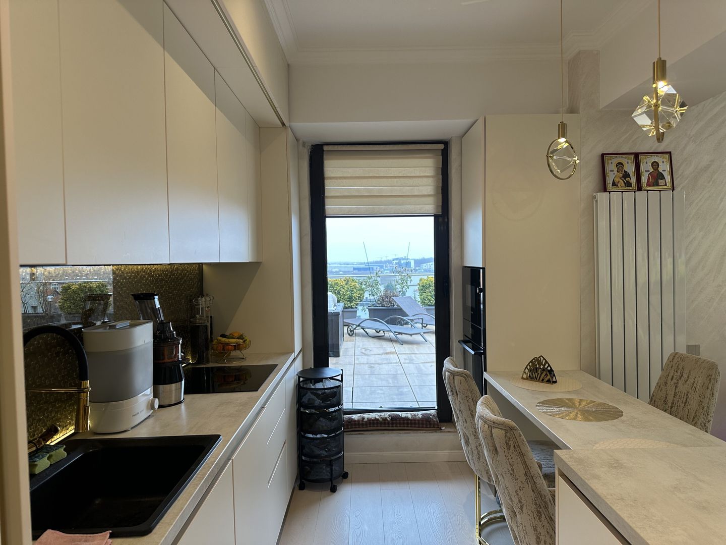 Apartament spectaculos cu 3 camere, 100 mp utili +terasă impresionanta - Poză 5