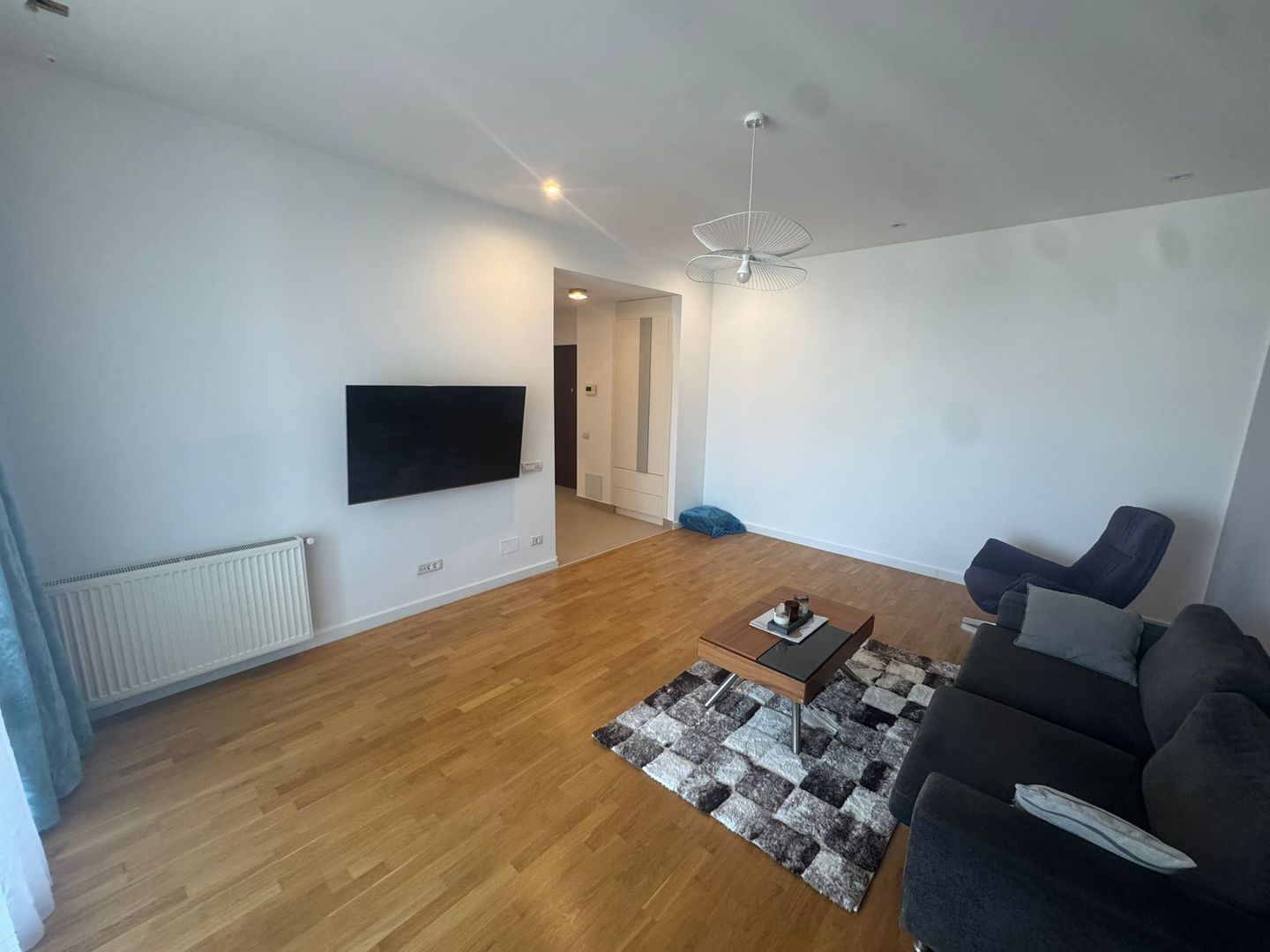 Apartament 2 camere de inchiriat Aviatiei Bloc Nou parcare centrala - Poză 3