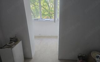 Apartament cu 3 camere  renovat zona Lipovei - Poză 2